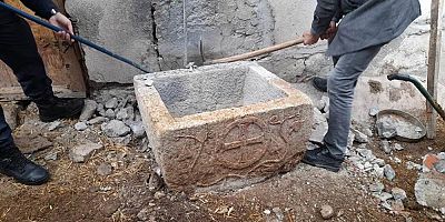Taş Teknenin Sırrı Çözüldü