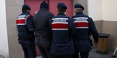 Tekel Bayisi ve Evinde Kaçak Alkol Üreten Şüpheli Yakalandı