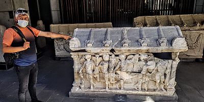 Temel Kazısında Bulunan 2 Lahit Müzede Sergileniyor