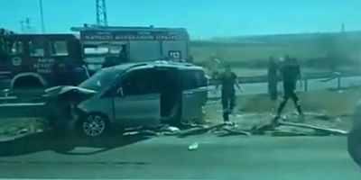 Ticari Aracın Bariyerlere Çarptığı Kazada 2 Ölü 4 Yaralı