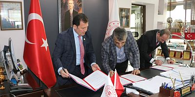 Tomarza’ya Kız Öğrenci Yurdu Yapılması İçin Protokol İmzalandı