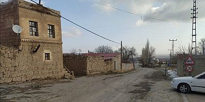 Toplu Cenaze Namazı Kılınan Mahallede Koronavirüs Karantinası Sona Erdi
