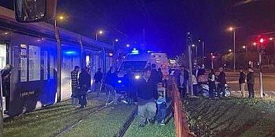 Tramvayın Çarptığı Yaya Ağır Yaralandı