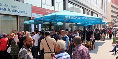 TÜİK Verileri: İşsizlik Oranı Yeniden Çift Haneye Yükseldi!