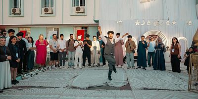 Tunus'ta Türk Kültür Günü'nde Türk Gençlerinden Zeybek Gösterisi
