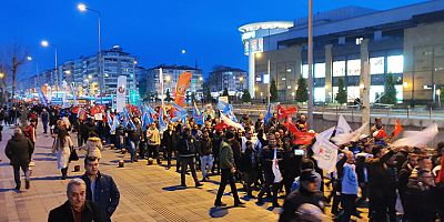 Türk Harb-İş Üyeleri Kayseri’de Yaptığı Yürüyüşle Düşük Ücreti Protesto Etti