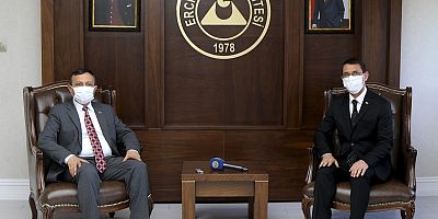 Türkmenistan Büyükelçisi İşankuli Amanlıyev, Rektör Çalış’ı Ziyaret Etti