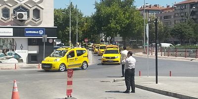 ‘Uygunluk Belgesi’ Mağduru Onlarca Taksici Büyükşehir’e Geldi