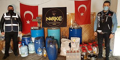 Uyuşturucu İmalatında Kullanılan 2 Ton Kimyasal Madde Ele Geçirildi