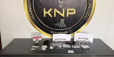 Uyuşturucu Madde Ticareti Yaptığı Şüphesiyle 2 Kişiye Gözaltı