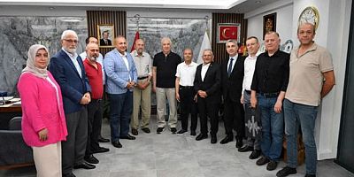 Vakıflar Bölge Müdürlüğü Bayram İçin Çocuklara Hediye Kartı Verdi