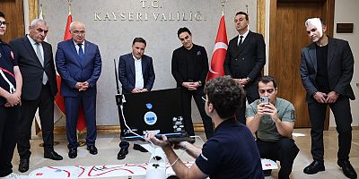 Vali Çiçek, GÖKTİM KartalAir Takımı Dünya Şampiyonlarını Kabul Etti