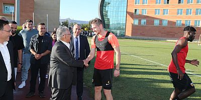 Vali Çiçek ile Başkan Büyükkılıç’tan Kayserispor’a Tahta Açılış Ziyareti
