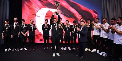 Vali Gökmen Çiçek: Gençlerimizi Zehirlemek İsteyenlere Karşı Meydan Okumayı Sporla Yapacağız