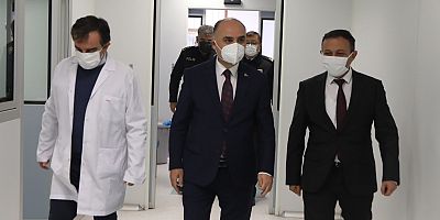 Vali Şehmus Günaydın, ERÜ Aşı Araştırma ve Geliştirme Uygulama Merkezi’ni Ziyaret Etti