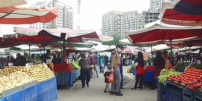 Vatandaş da, Pazarcılar da Fiyatlardan Yakınıyor