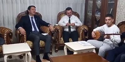 Vatandaştan Mahmut Arıkan'a Türkü Dinletisi