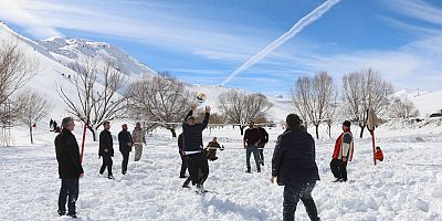 Yahyalı Belediyesi Personeli Kar Festivalinde Buluştu