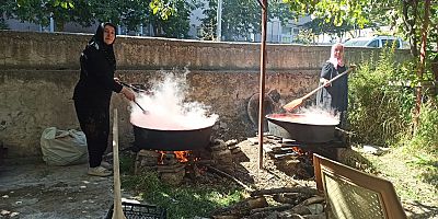 Yahyalı’da Kadınlar Kışlık Salça İçin İmece Geleneğini Yaşatıyor