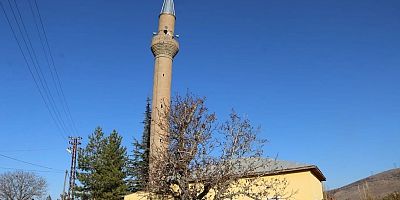 Yahyalı'da Tehlike Arz Eden Minare Yıkıldı