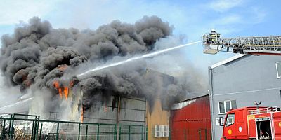 Yapı Market Deposunda Yangın