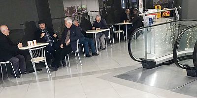 Yaşlılar, korona’ya değil, evde kalmamaya direniyor!