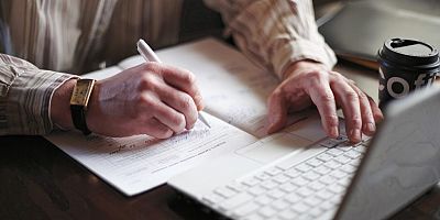 YÖK’ten Para Karşılığında Tez Ve Ödev Yazan Kişilere Suç Duyurusu