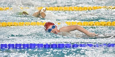 Yüzücüler Sporcu Eğitim Merkezi İçin Kulaç Attı
