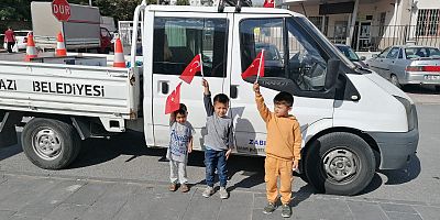 Zabıtadan Mülteci Ailelere Anlamlı Hediye