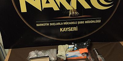 Zehir tacirleri suçüstü yakalandı