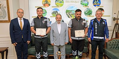 Zincidere Mesire Alanı'nda Bulunan 700 bin TL'lik Altın ve Döviz Sahibine Teslim Edildi