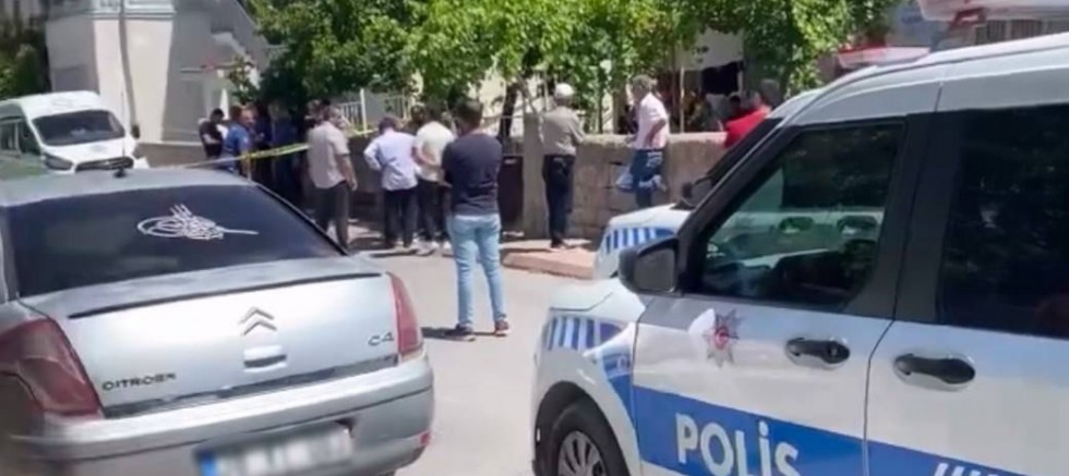 Tartıştığı Üvey Kızını Tüfekle Yraalayan Şahıs Daha Sonra Yaşamına Son Verdi